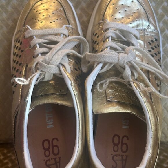 Free People AS98 Lucky Strike Metallic Gold Cushioned Leather Sneakers NEW 8.5 - Picture 3 of 16